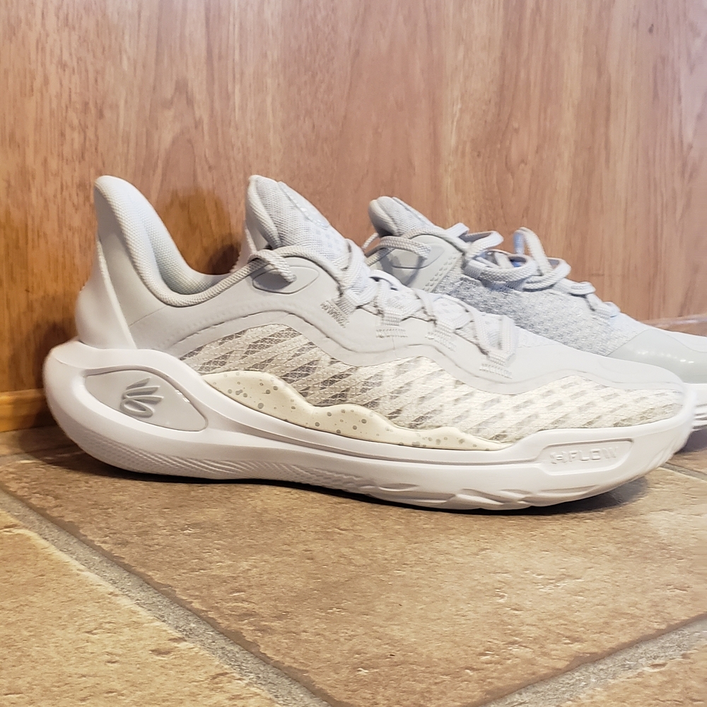 CURRY Under Armour White and Gray Sneakers NEW W/O BOX